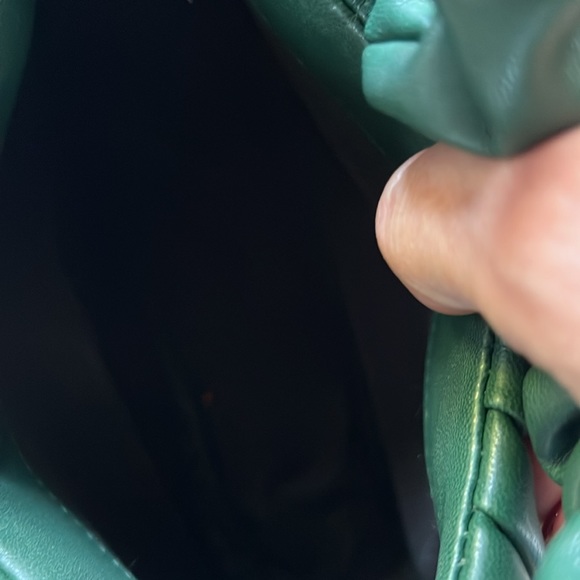 Beautiful ruched emerald green shoulder bag - Picture 2 of 2